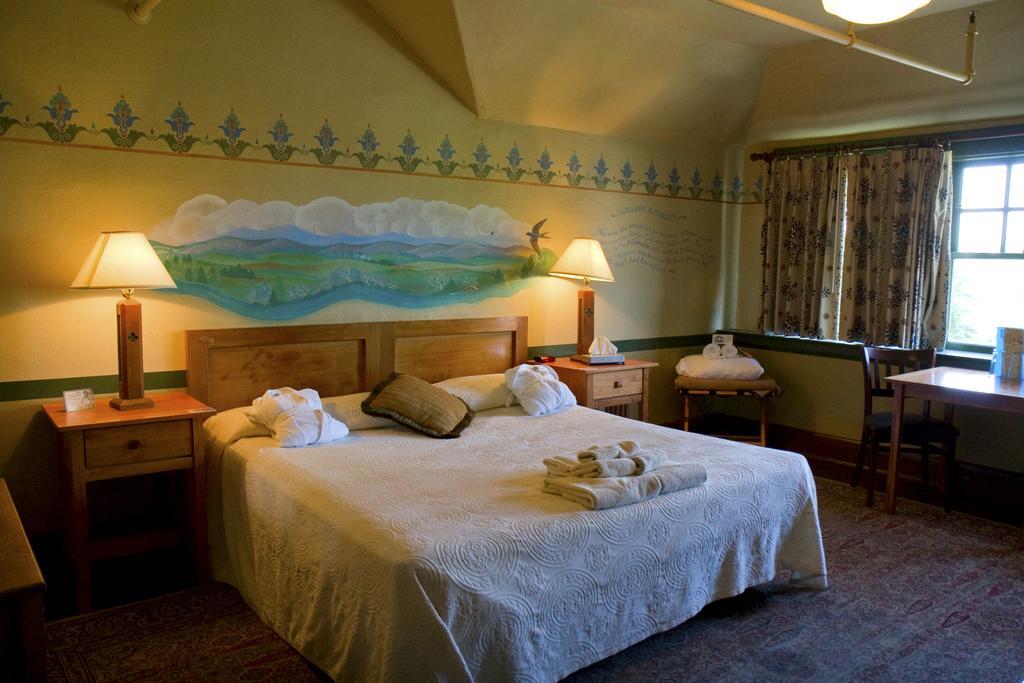 Mcmenamins Edgefield Troutdale Quarto foto